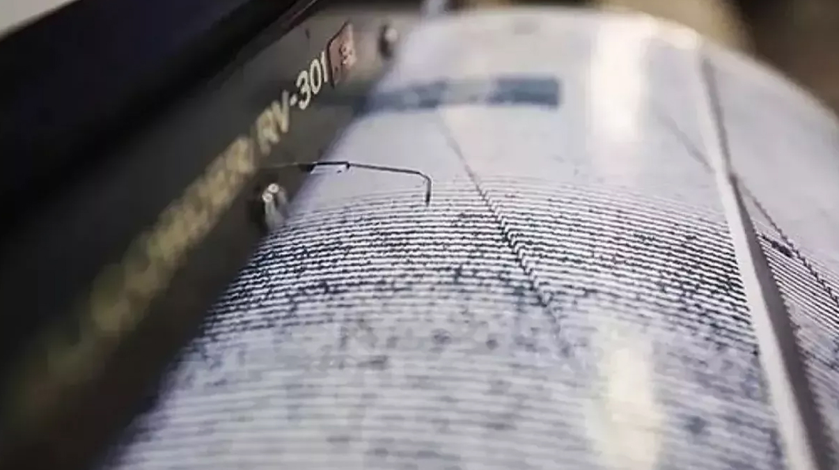 �zmir'de 3,5 b�y�kl���nde deprem