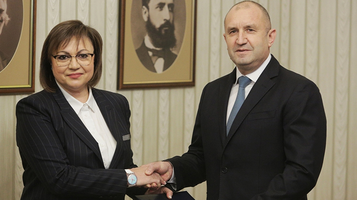 Kom�uda h�k�meti kurmak i�in son �ans