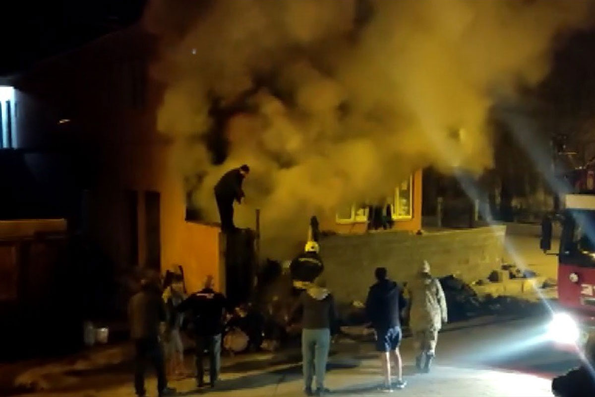 Odunlukta ��kan yang�n s�nd�r�ld�: Maddi hasar var