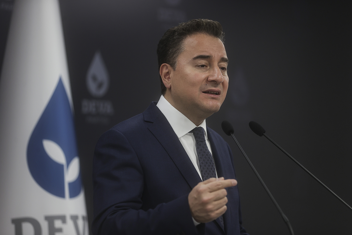 Skandal S�HA s�zlerine tepki ya��yor: Bu sorunun cevab� bizi Babacan'�n neye hizmet etti�ine g�t�r�r