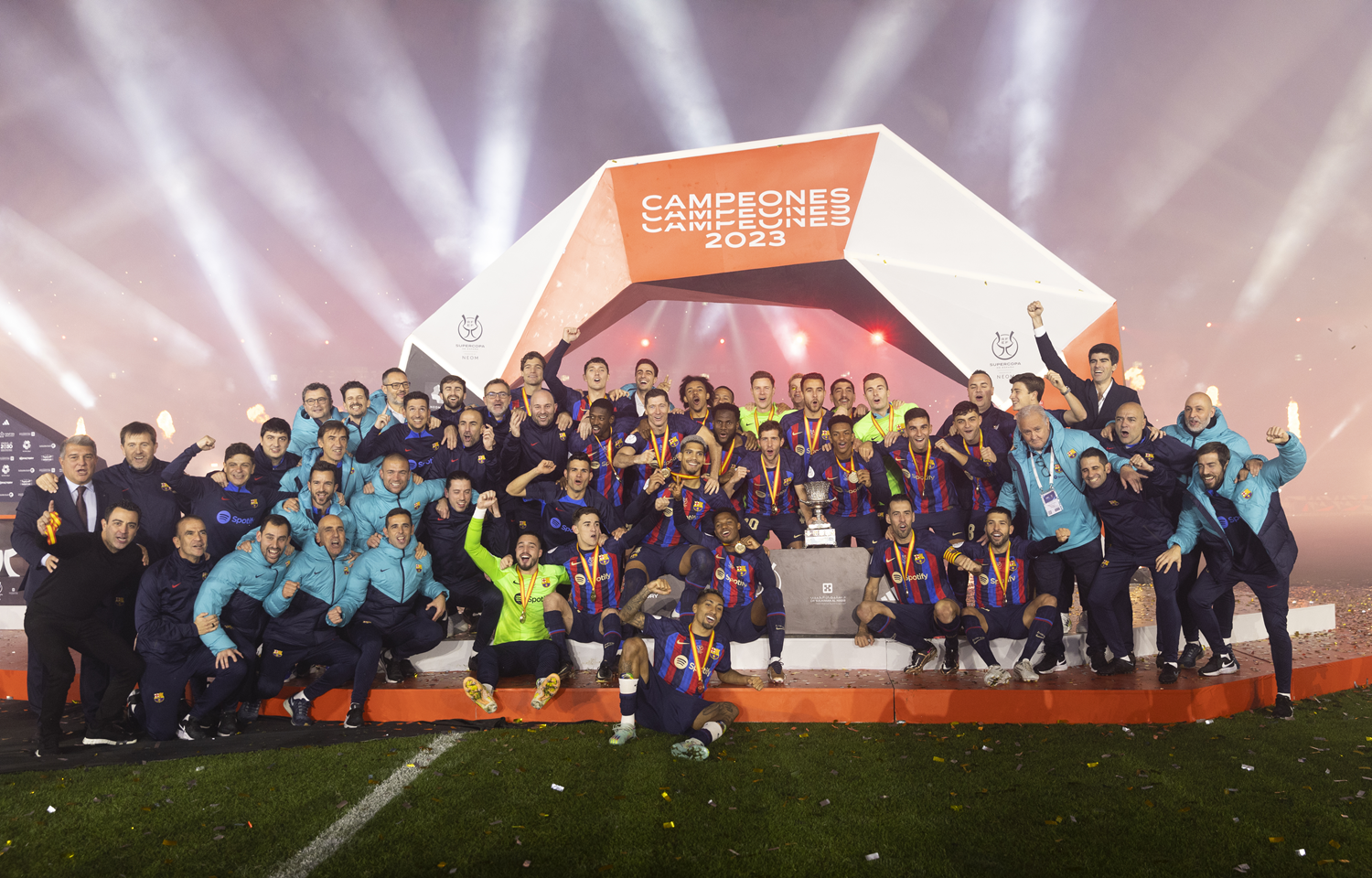 S�per Kupa Barcelona'n�n oldu!