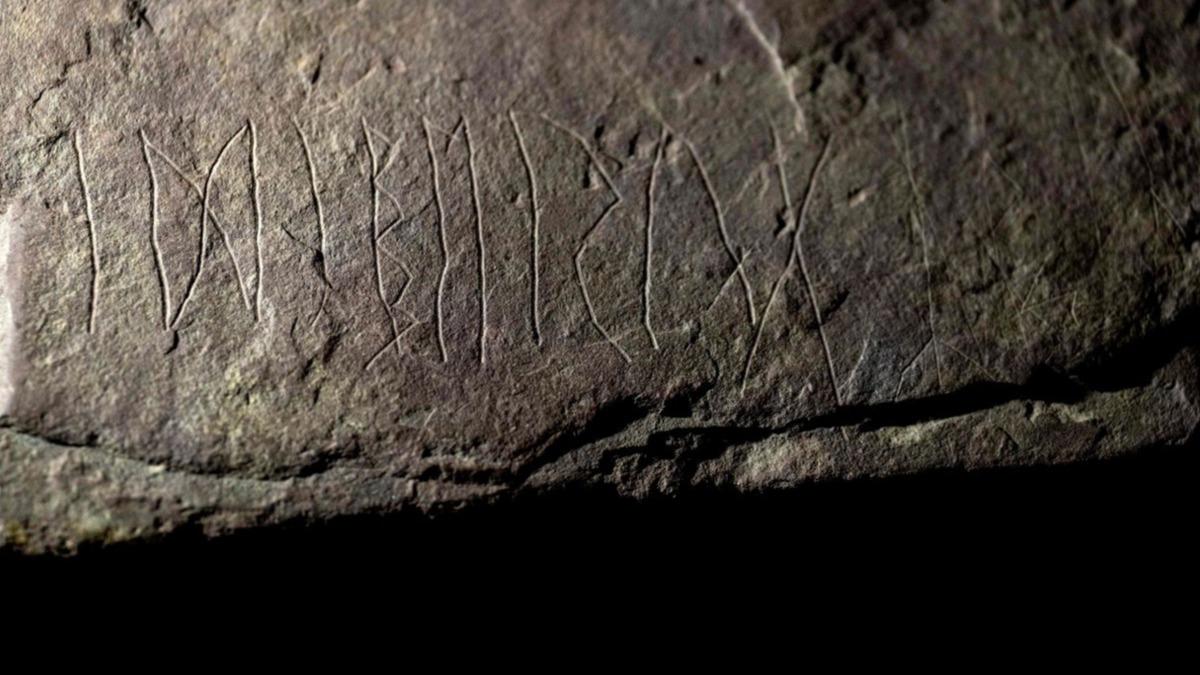 Norve'te, runik alfabesinin kullanld en eski talar olduu sanlan yazt bulundu