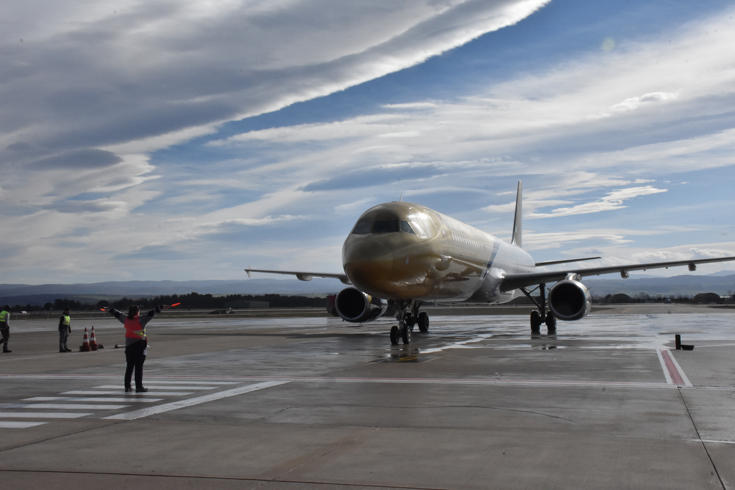 Bahreyn'den Bursa'daki Yeni�ehir Havaliman�'na ilk charter sefer yap�ld�