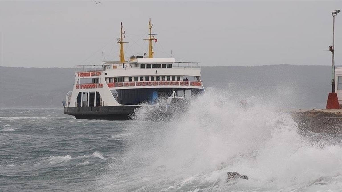 Bozcaada ve Gkeada feribot seferleri iptal edildi