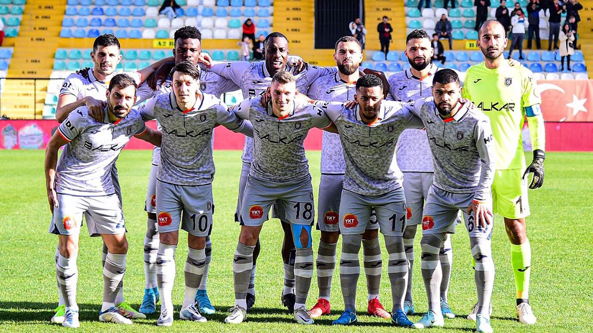 Emre Bel�zo�lu'ndan ilk 11'de 5 de�i�iklik! Mesut �zil...
