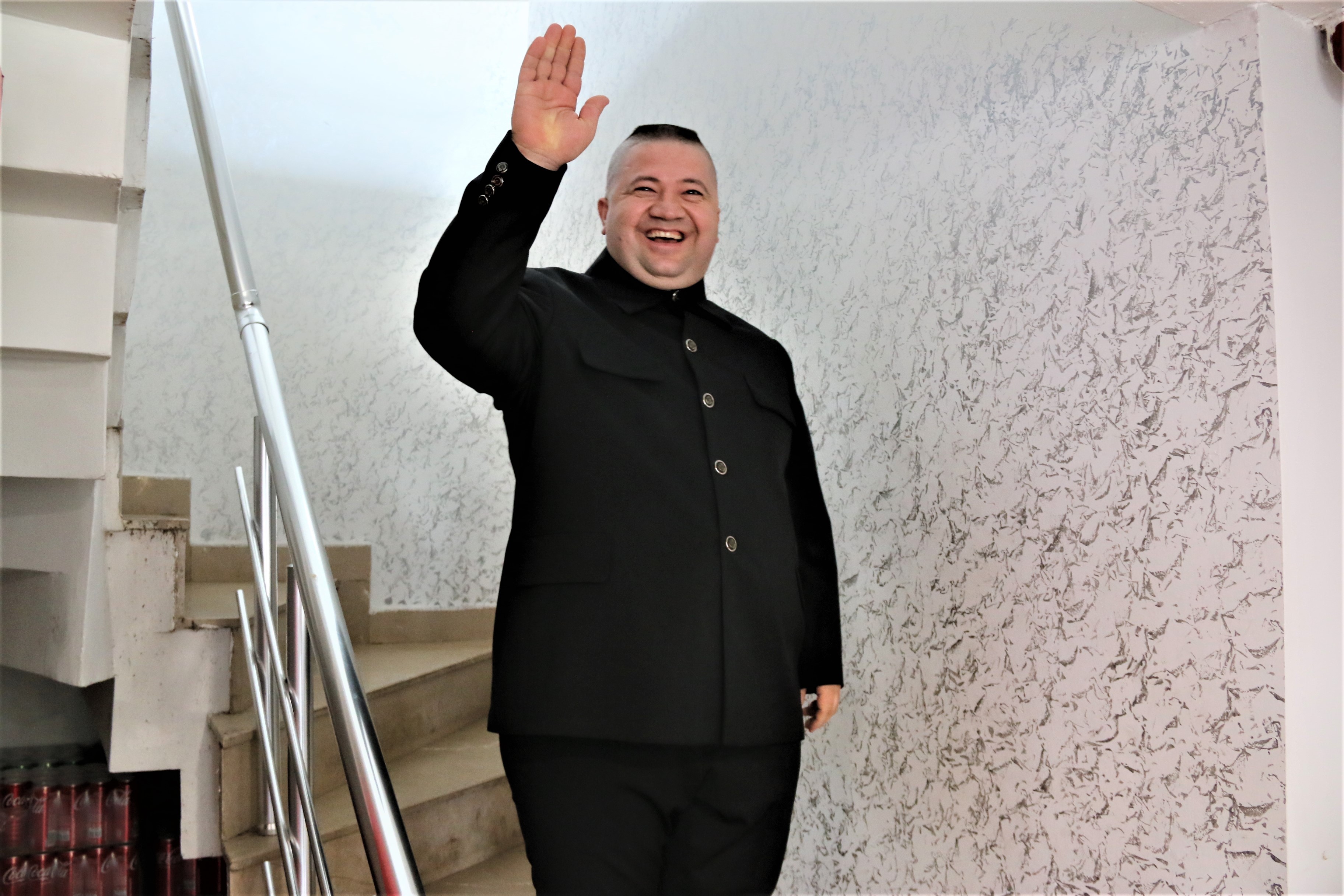 Kim Jong-un'a benzerli�i ile tan�na i� adam�na yurt d���ndan teklif ya��yor