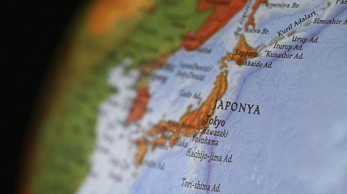 Japonya'da devriye gemisi karaya oturdu
