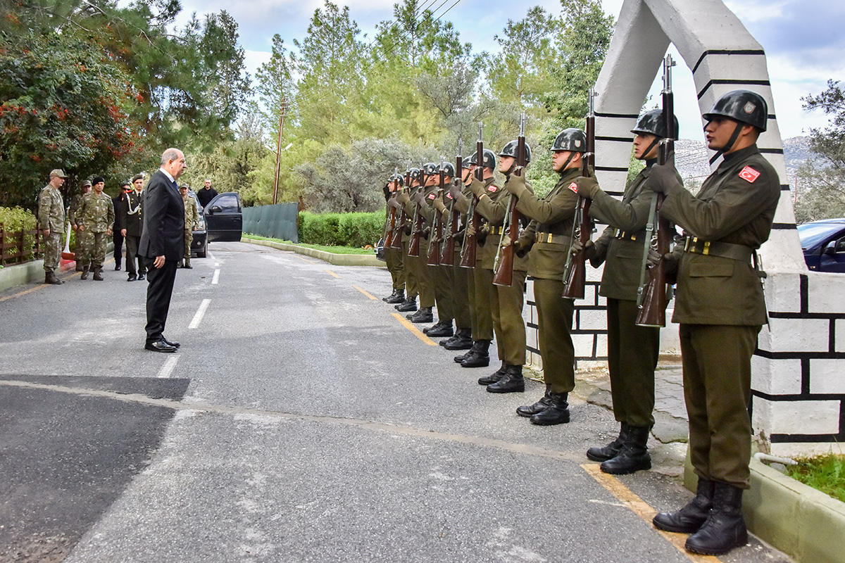 Anlaml� ziyaret: T�rk Silahl� Kuvvetleri'nin Ada'daki varl���ndan memnunuz
