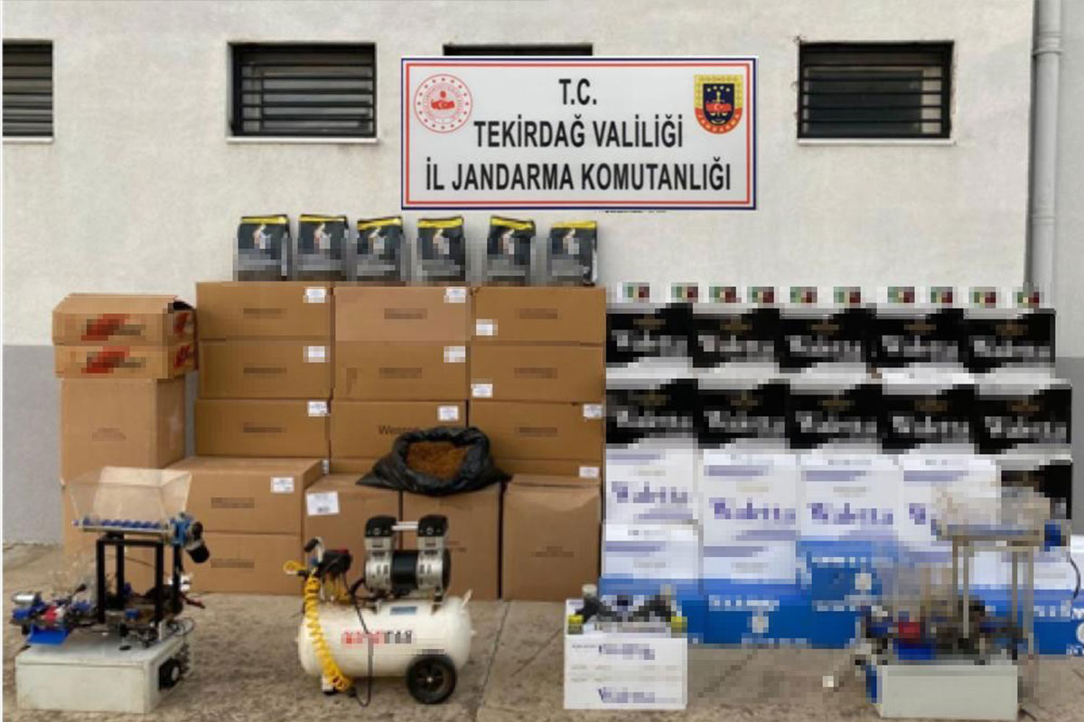 Operasyonda yar�m milyonluk t�t�n, makaron ve sigara yapma malzemesi ele ge�ti