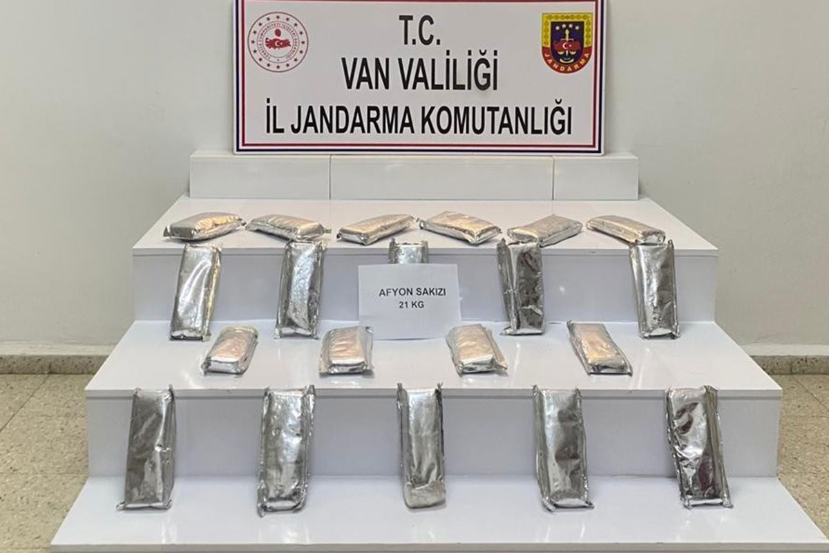 Saklanan 21 kilo afyon sak�z� ele ge�irildi