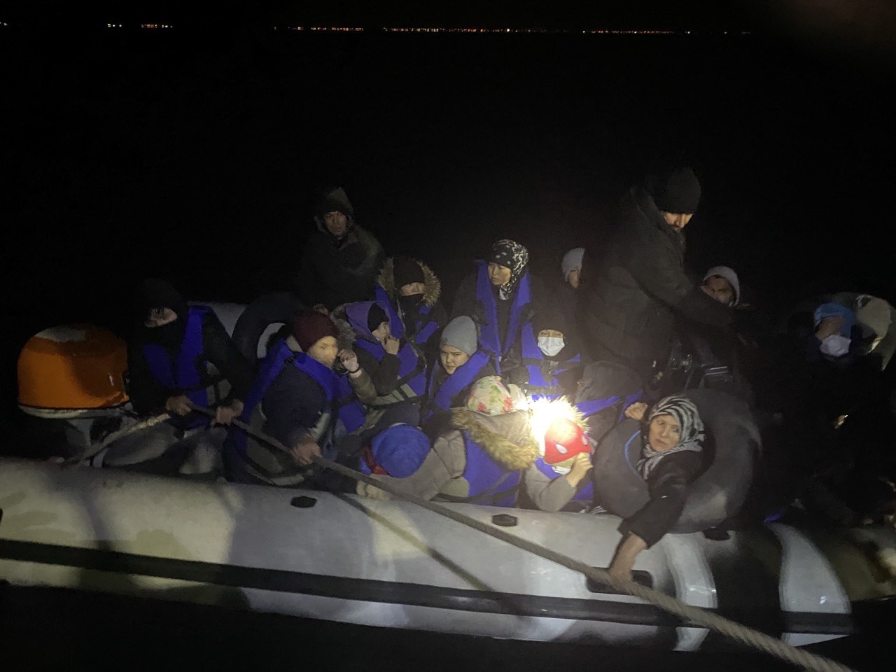 Radar ile tespit edilen 22 d�zensiz g��men yakaland�