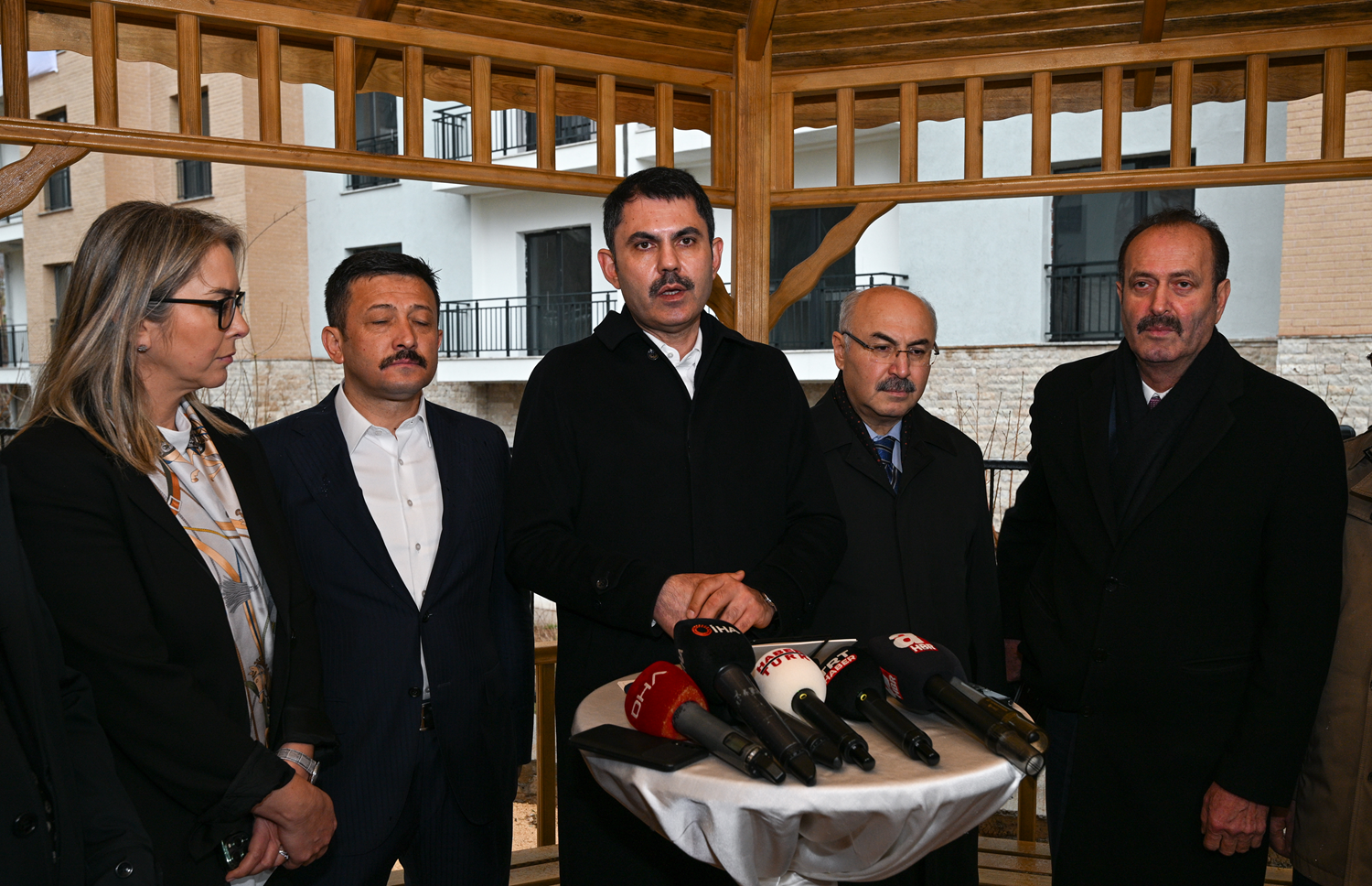 Bakan Kurum a��klad�: �zmir'de 4 bin 604 konut tamamland�