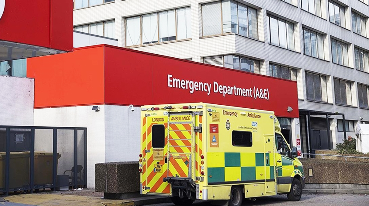 �ngiltere'de ambulans �al��anlar� 10 yeni grev duyurusunda bulundu