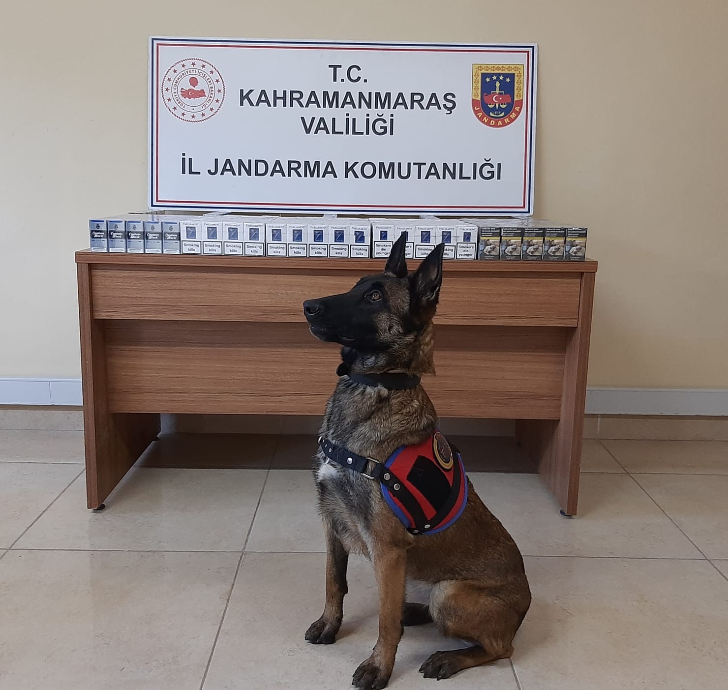 Ka�ak��l�kla m�cadele kapsam�nda yap�lan aramada 470 ka�ak sigara ele ge�irildi