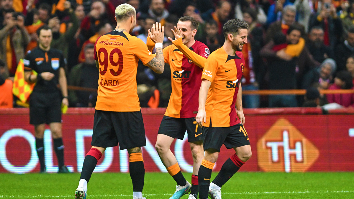 G.Saray doludizgin devam ediyor