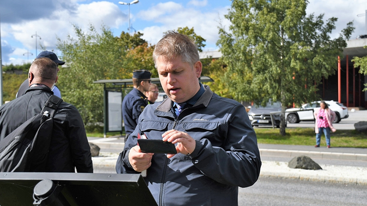 �slam d�nyas�ndan �sve�'e tepki ya�d�: ��ren� bir eylem