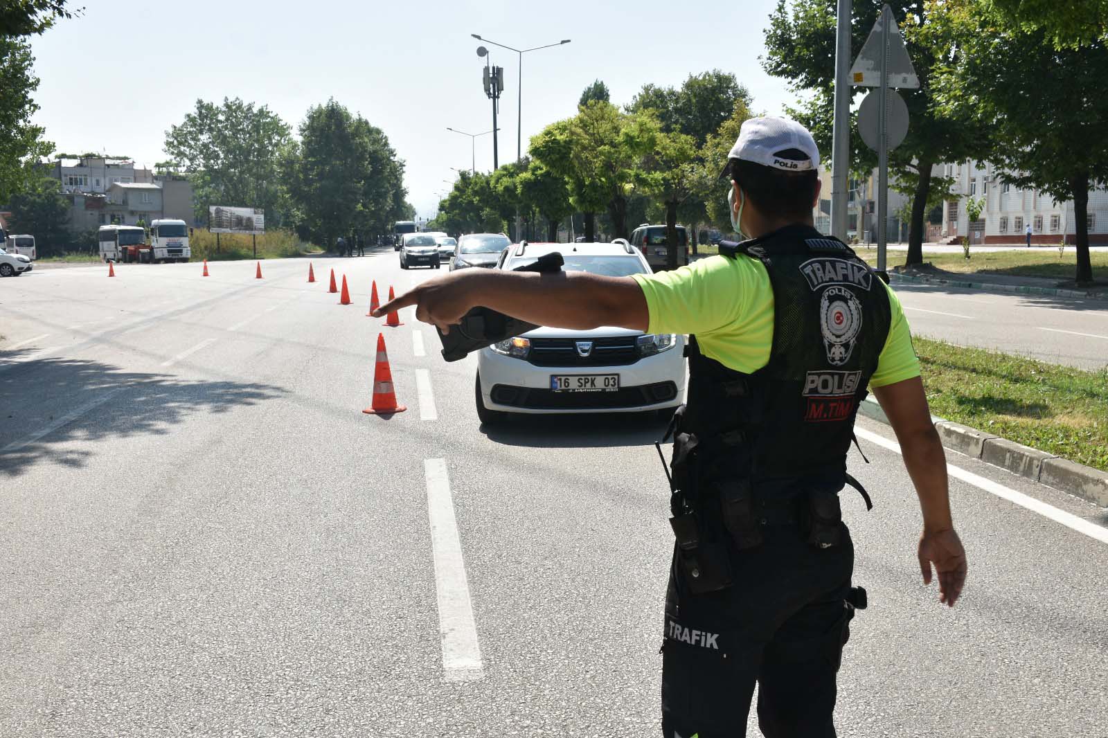 �lke genelinde e� zamanl� trafik denetimi