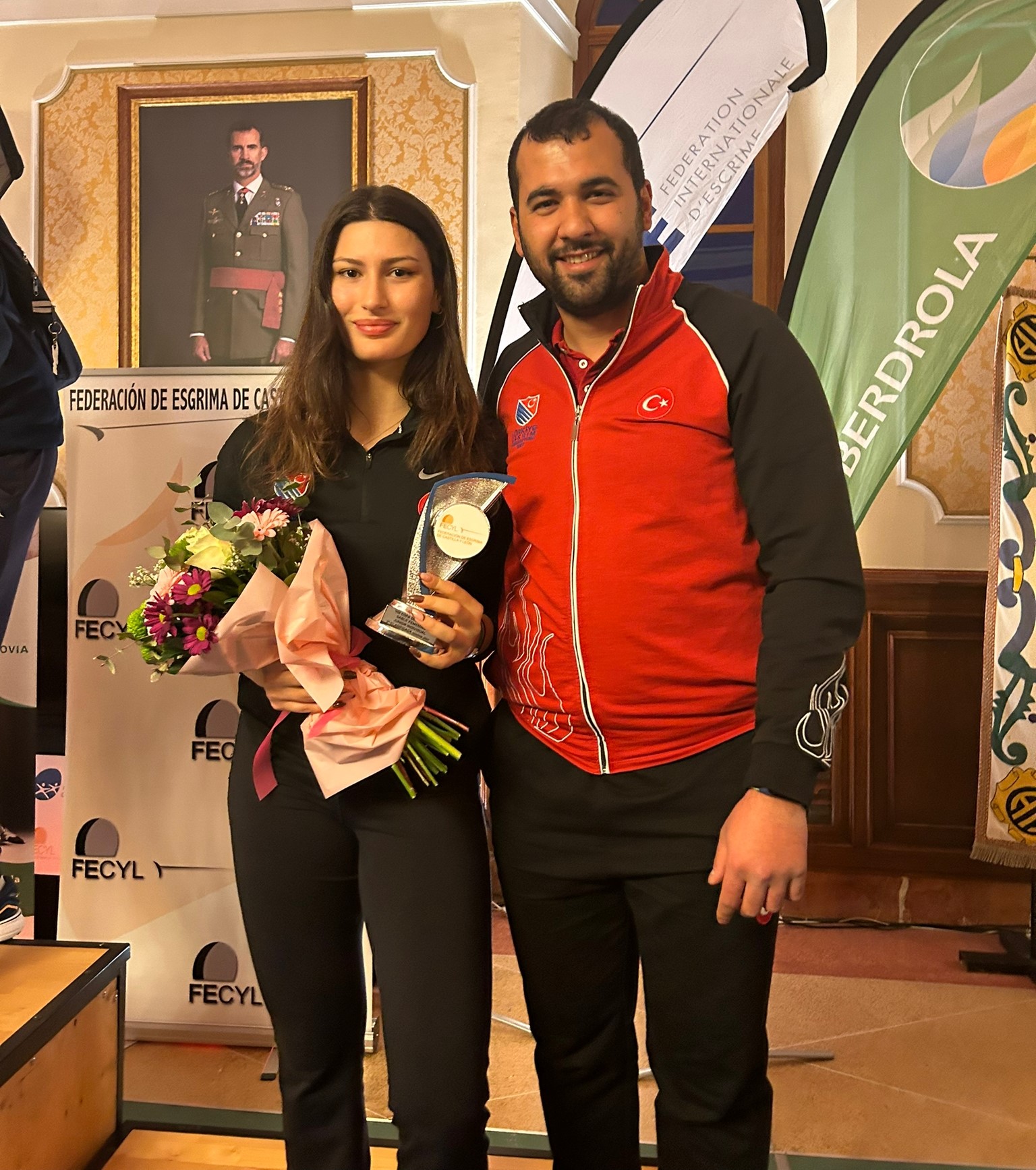 Milli eskrimci Nisanur Erbil'den bronz madalya
