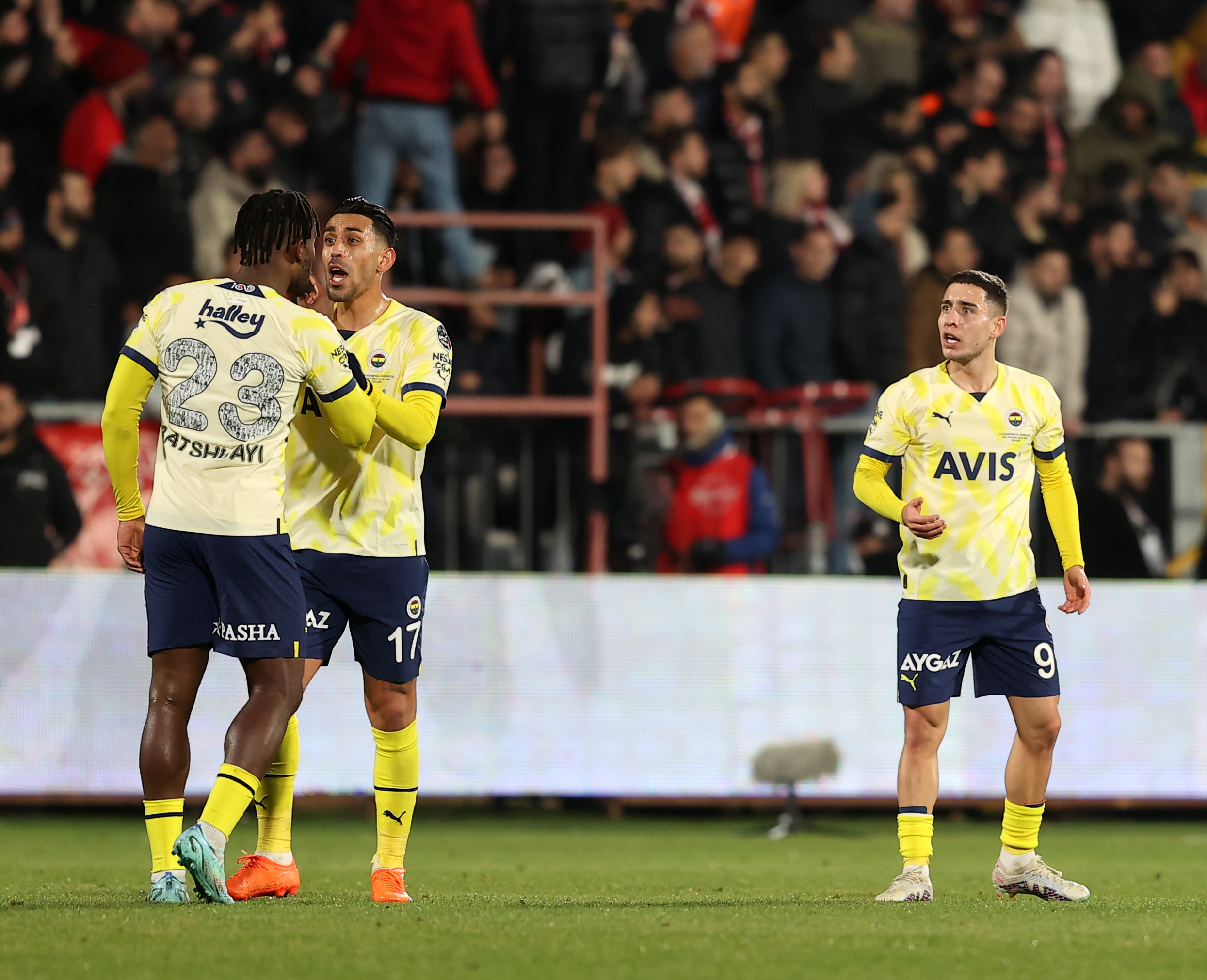 Emre Mor: Michy Batshuayi ile aram�zda herhangi bir problem yok