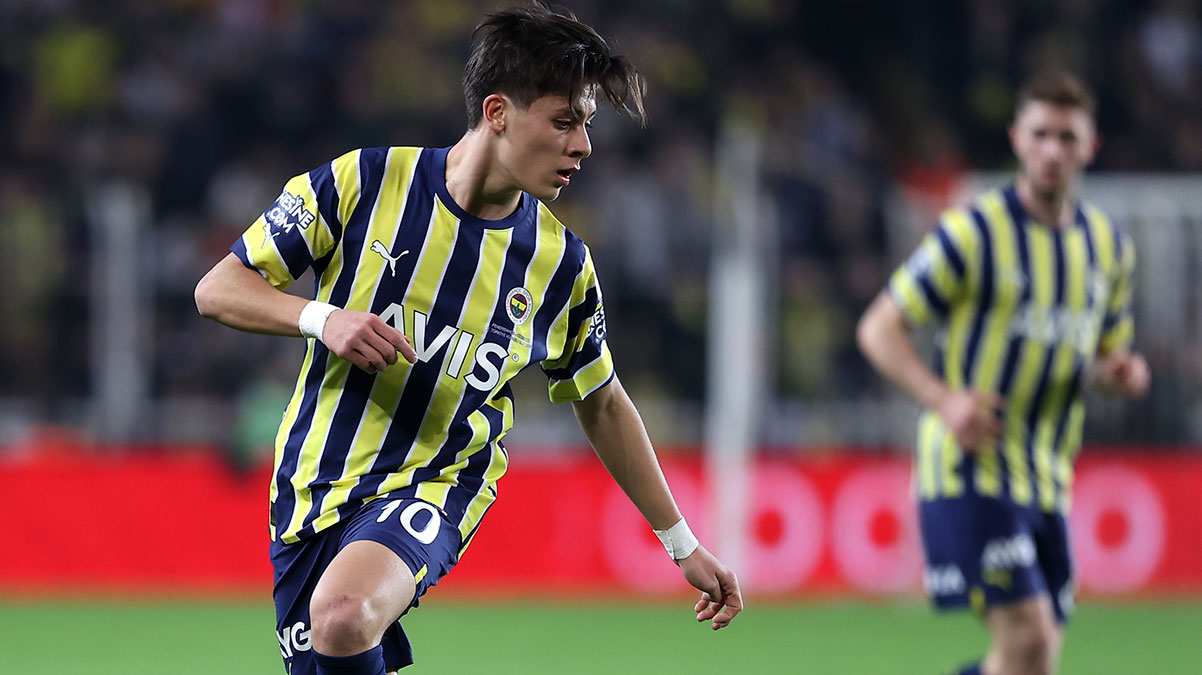 Ezeli rakiplerin Arda G�ler kap��mas�!