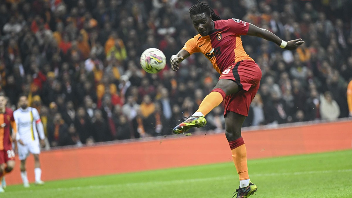 Galatasaray'da beklenmedik Bafetimbi Gomis gelimesi