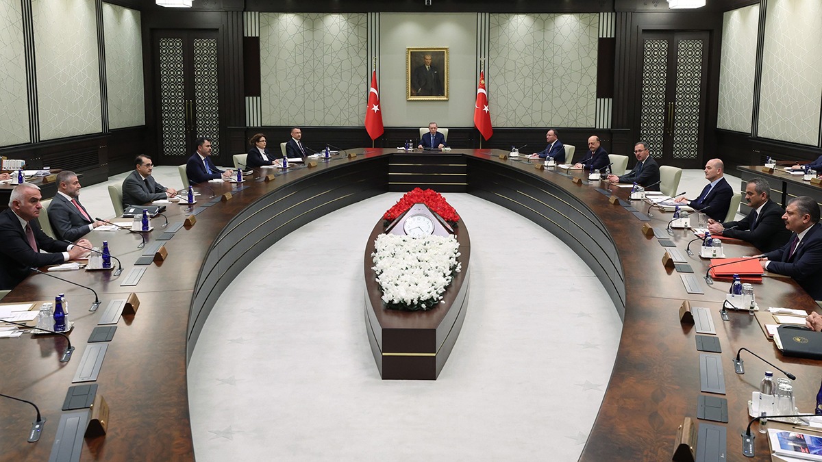 Kabine toplanyor: Cumhurbakan Erdoan yeni yaplandrma paketinin ayrntlarn aklayacak