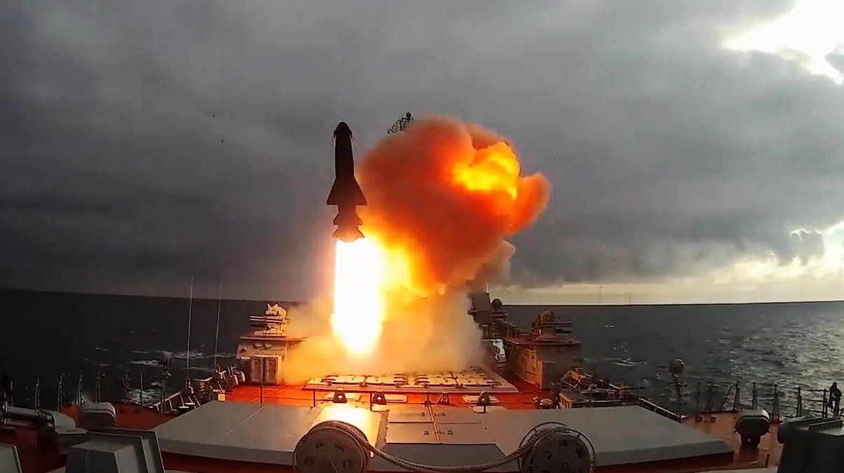 Atlas Okyanusu'nda hipersonik 'Tsirkon' f�zesiyle tatbikat