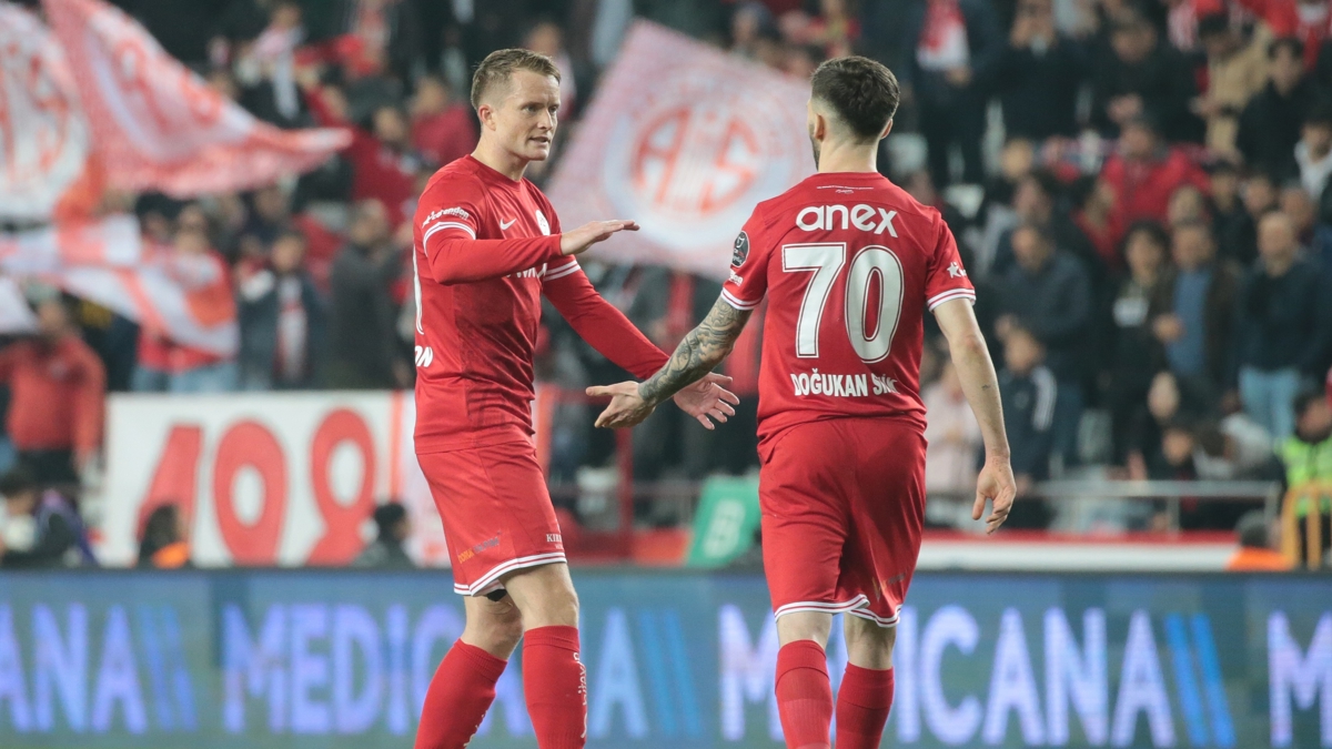 Antalyaspor, mraniyespor'u 90+3'te devirdi