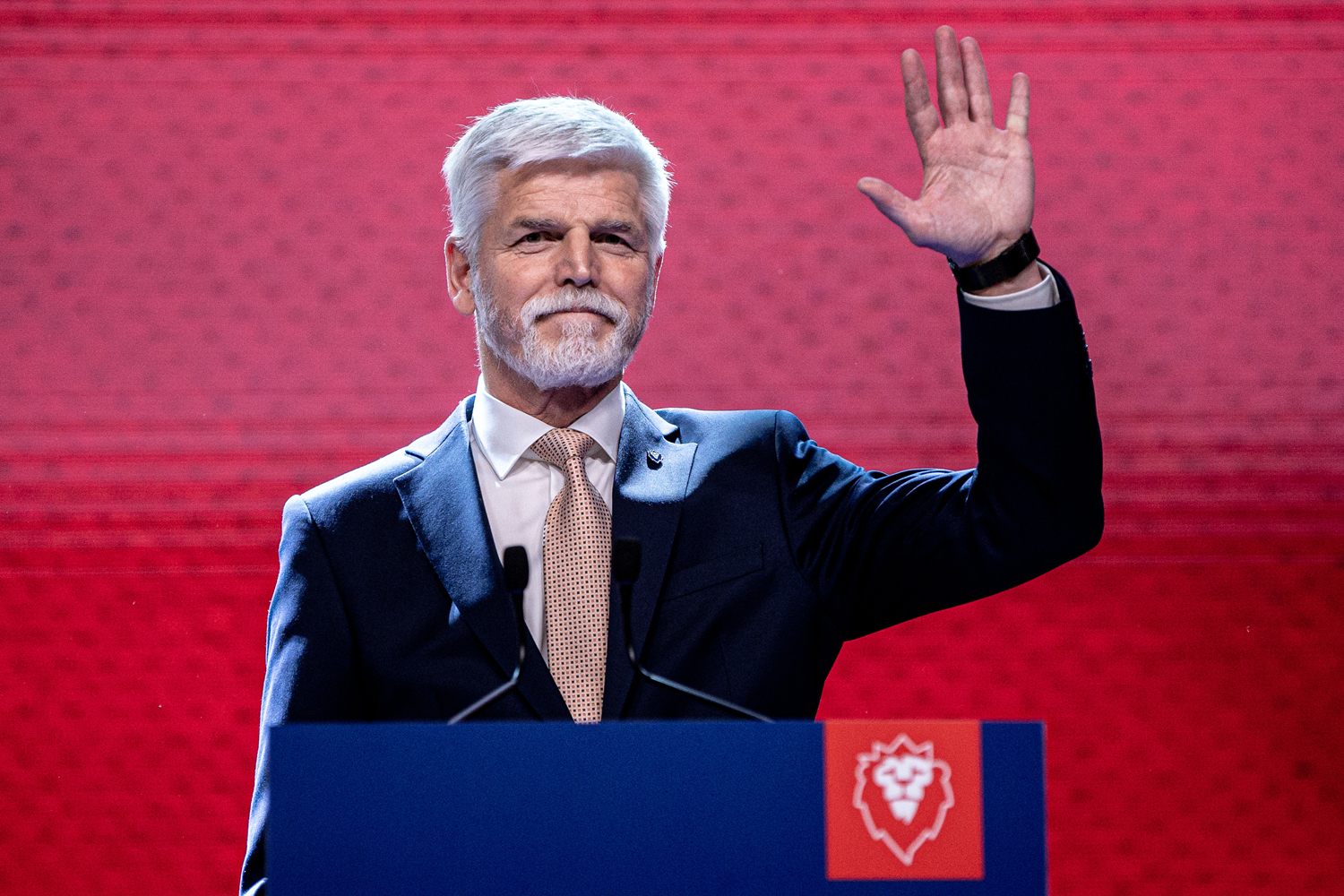 �ekya'da cumhurba�kanl��� se�iminin kazanan� eski Genelkurmay Ba�kan� Pavel oldu