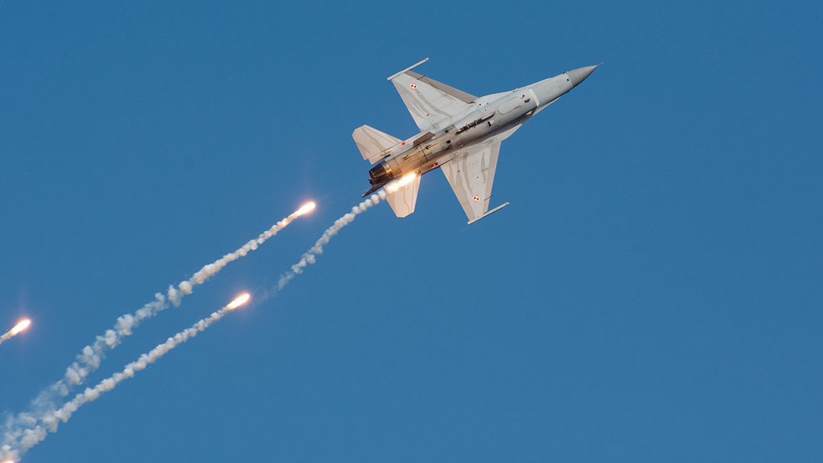 G�r��meler h�z kazand�: F-16'lar�n teslimat� an meselesi