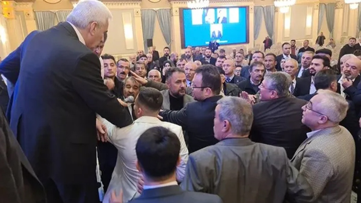 Kendi aralarnda bile adil olamadlar! P Kongresi'nde ortalk kart