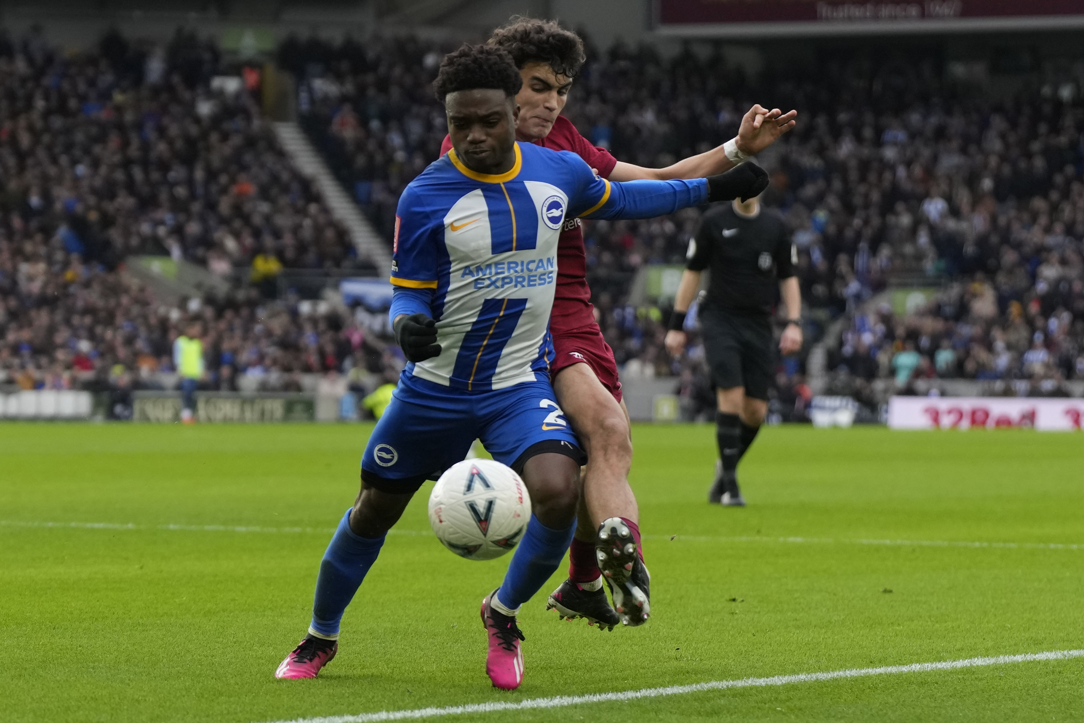 Liverpool tur biletini 90+2'de Brighton'a kapt�rd�