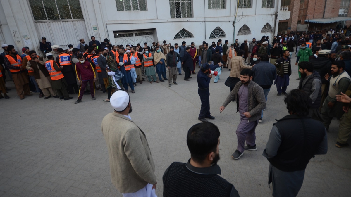 Pakistan'da bilano daha da arlayor: l says 93'e ykseldi