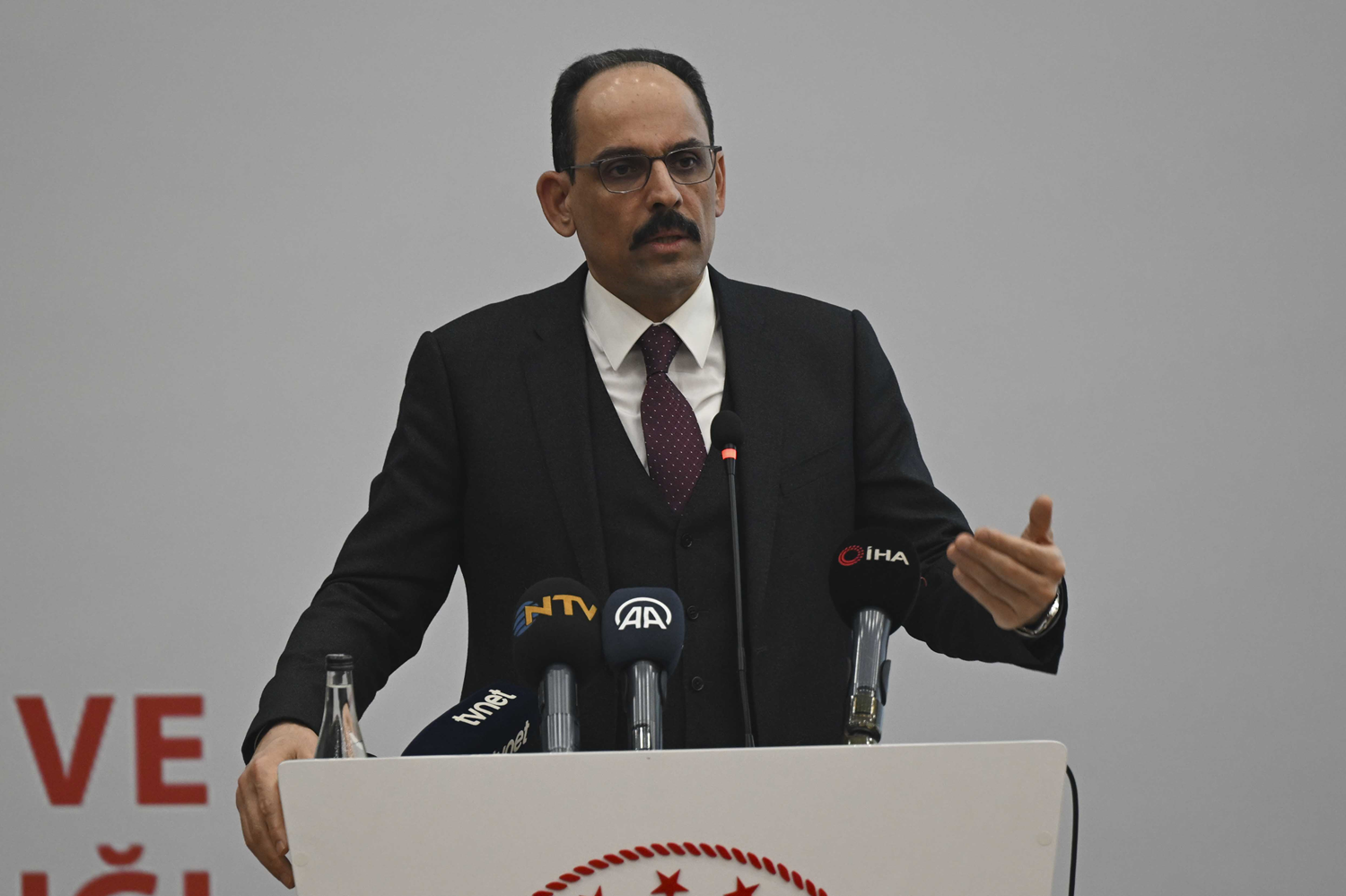 S�zc� Kal�n: Yerli ve milli olmak fark�nda olarak d�nyaya a��lmakt�r