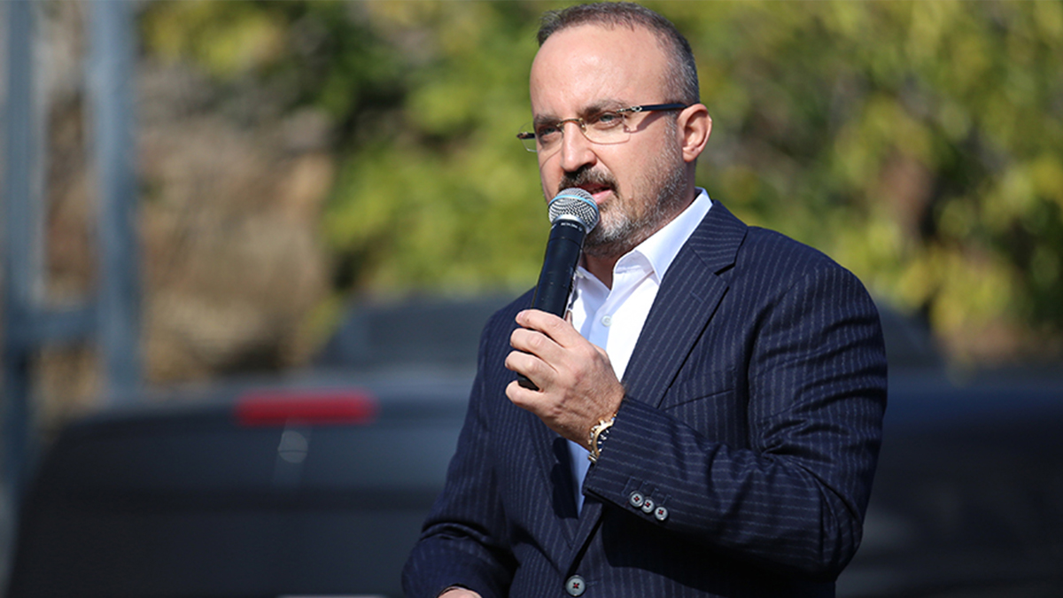 AK Partili Turan'dan Davuto�lu'na tepki: B�rak�n bunlar� da yetki kavgan�za odaklan�n