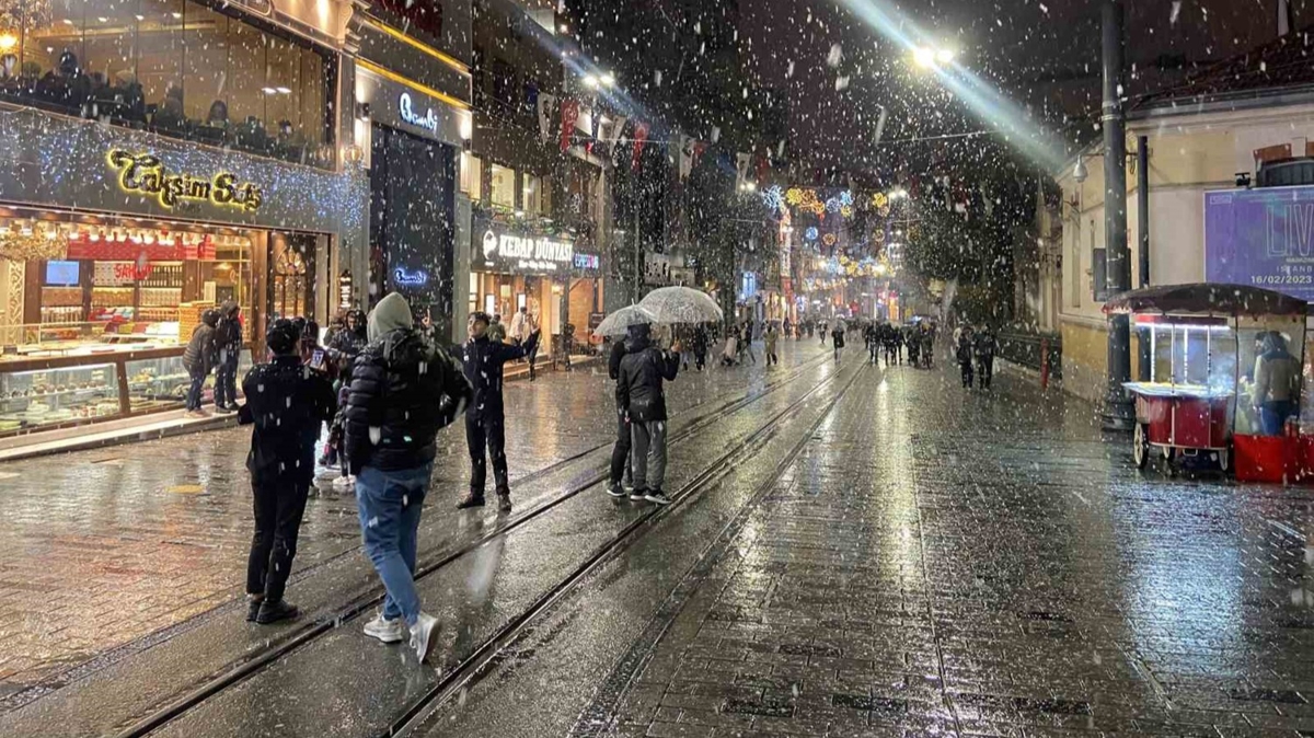 Taksim'e yln ilk kar yad