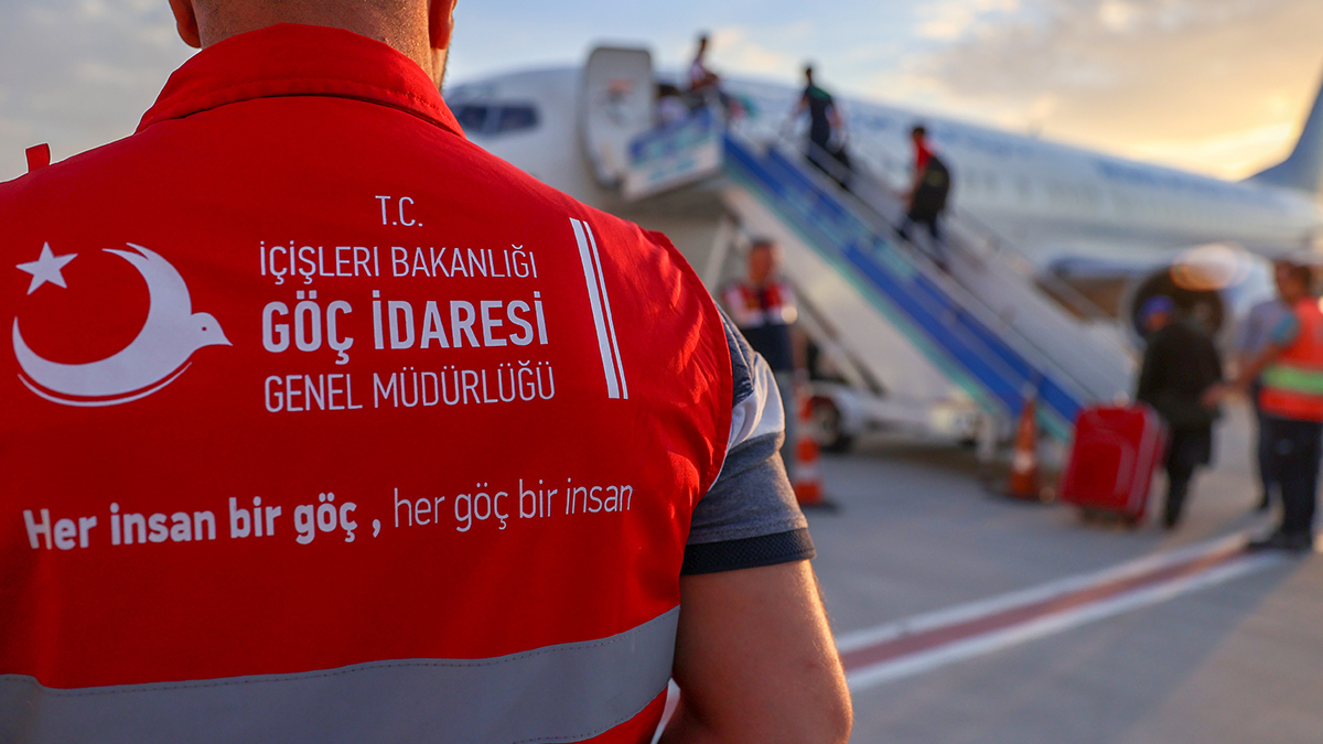 Bakanl�k bilan�oyu a��klad�: 10 bin 520 ki�i T�rkiye'den s�n�r d��� edildi