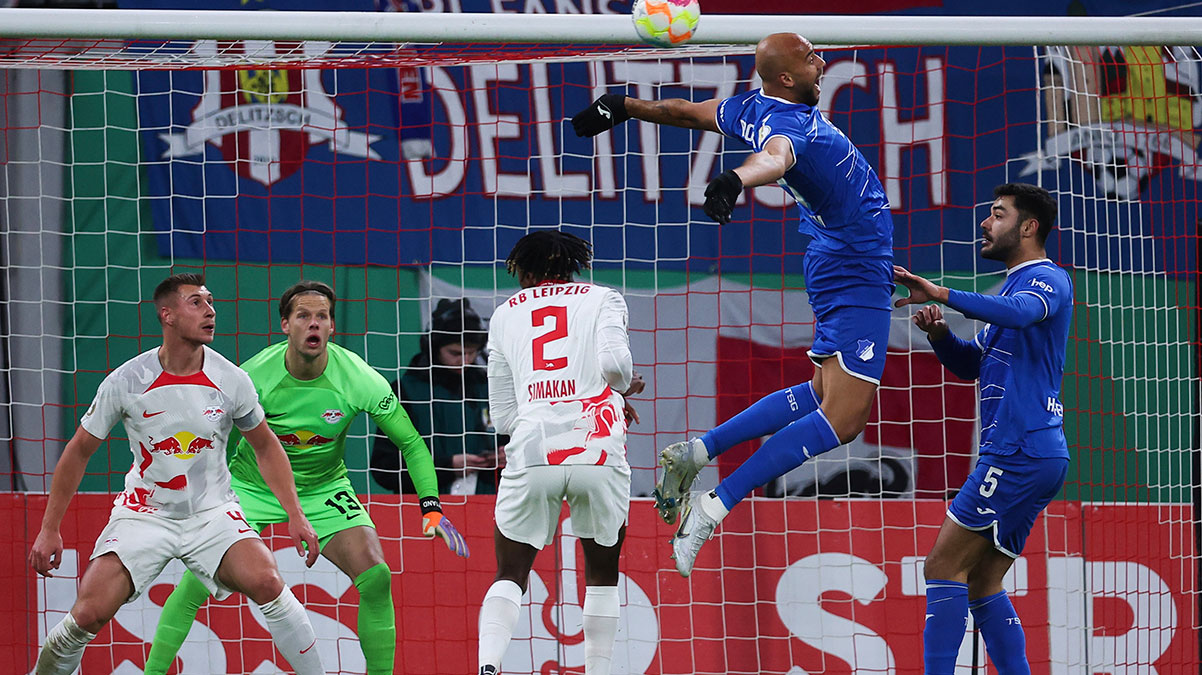 Leipzig, Ozan Kabak'�n Hoffenheim'�n� eledi