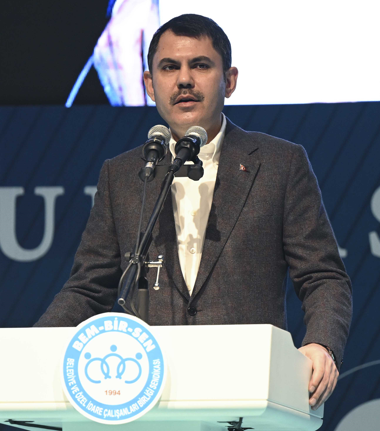 Bakan Kurum, '�lk Evim �lk �� Yerim' projesi hakk�nda bilgi verdi