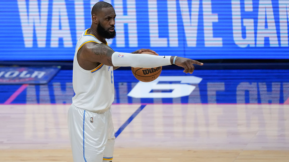 LeBron James'in tarihi rekoru k�rmas�na 36 say� kald�