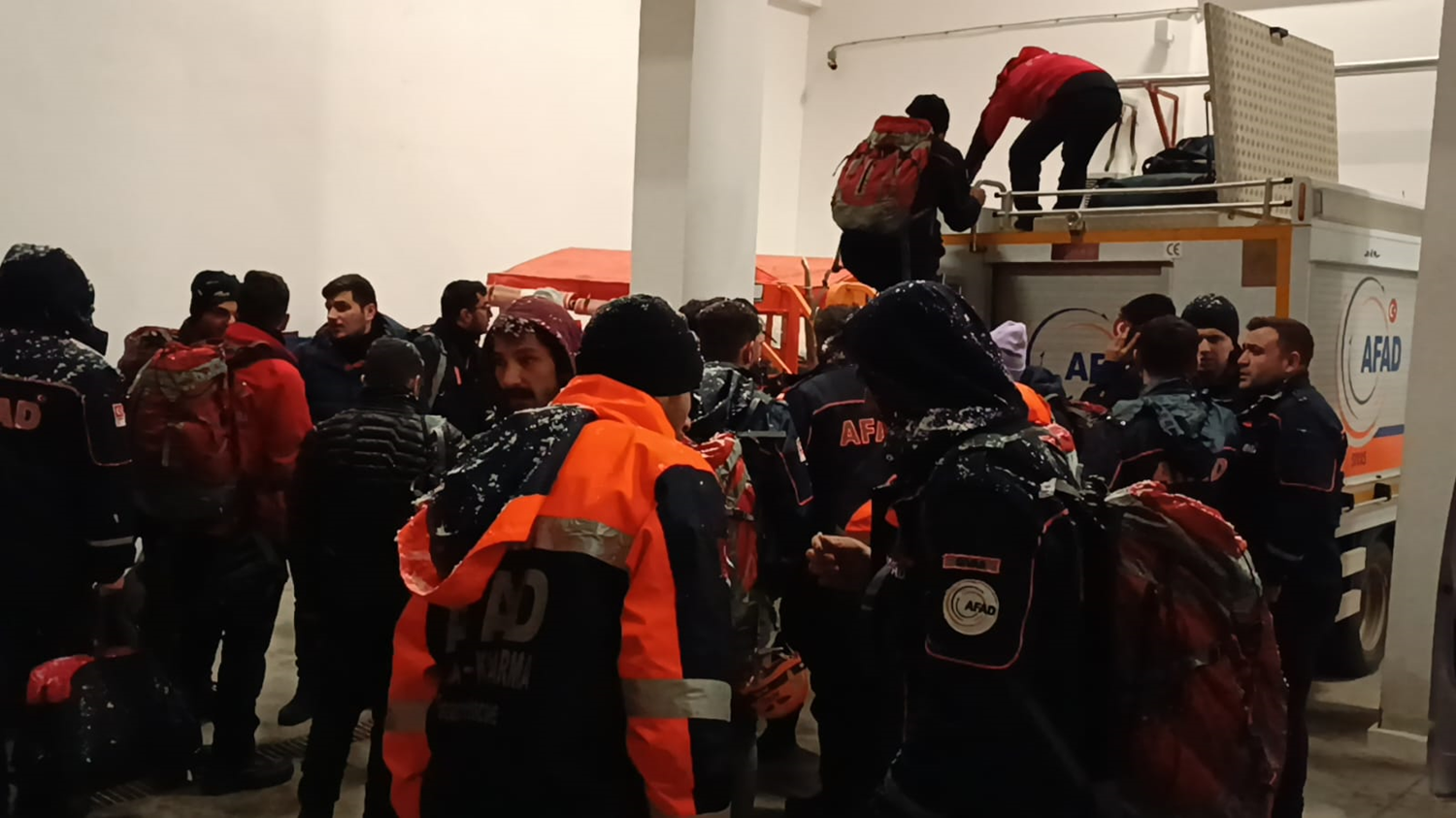 AFAD'dan deprem sonras� cep telefonu uyar�s�