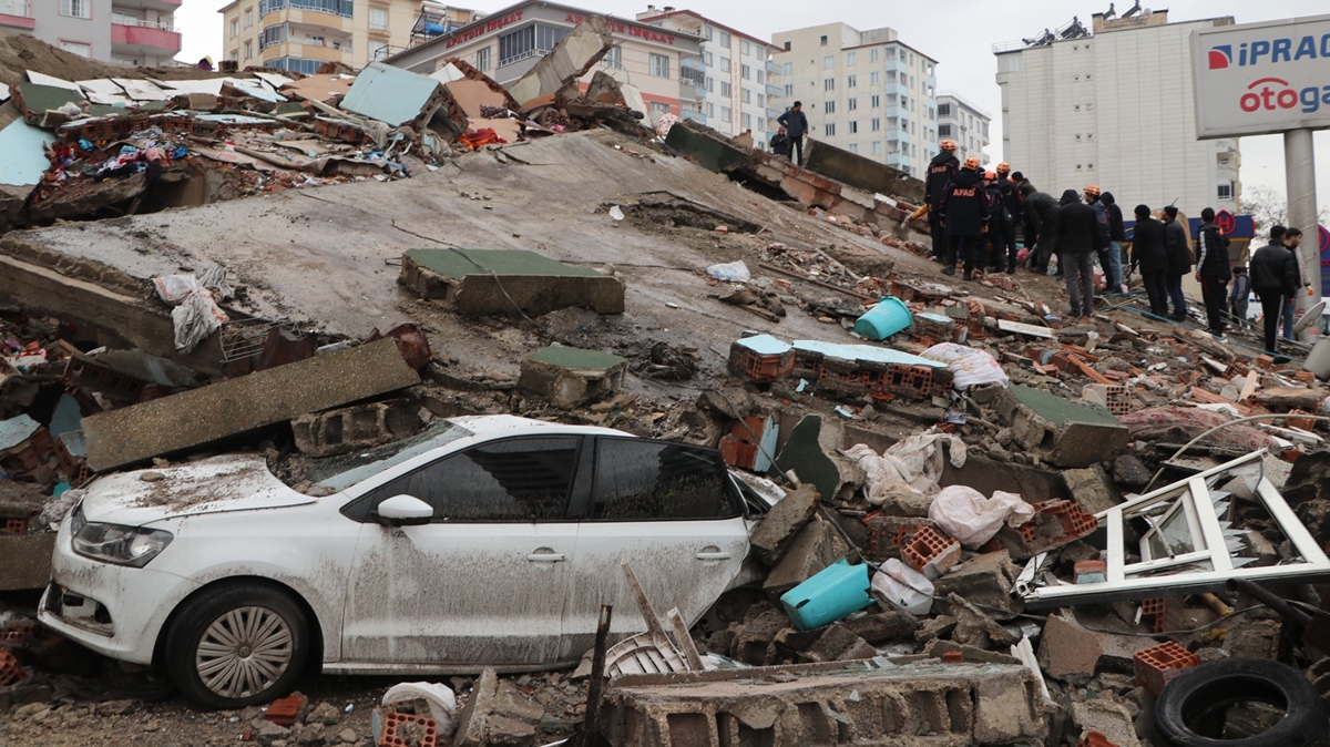 ''Kahramanmara'taki deprem beklenen byk stanbul depremini tetikler mi?'' sorusuna cevap