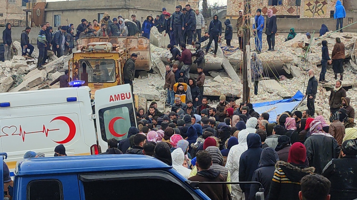Trkiye tek yrek oldu! Oteller ve TCDD vagonlar depremzedelere ald
