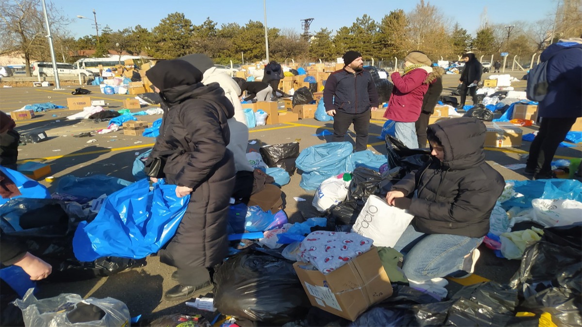 Bakent'teki gnll vatandalardan depremzedelere gnlden destek