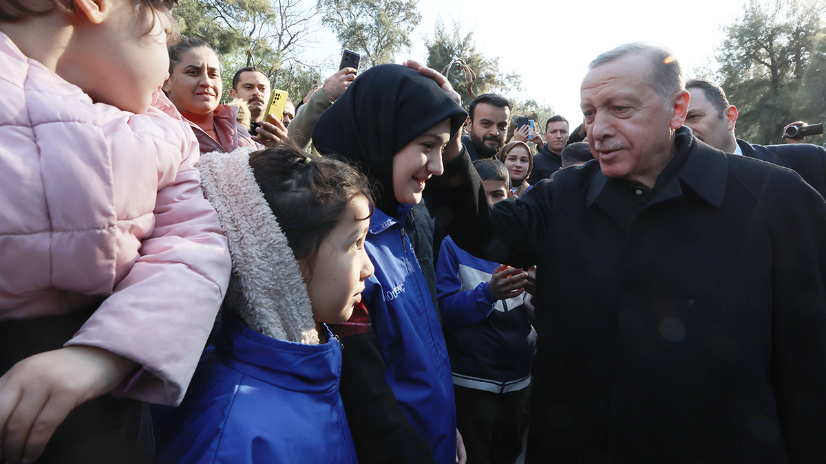 Ba�kan Erdo�an, Osmaniye'de �ad�r kenti ziyaret etti