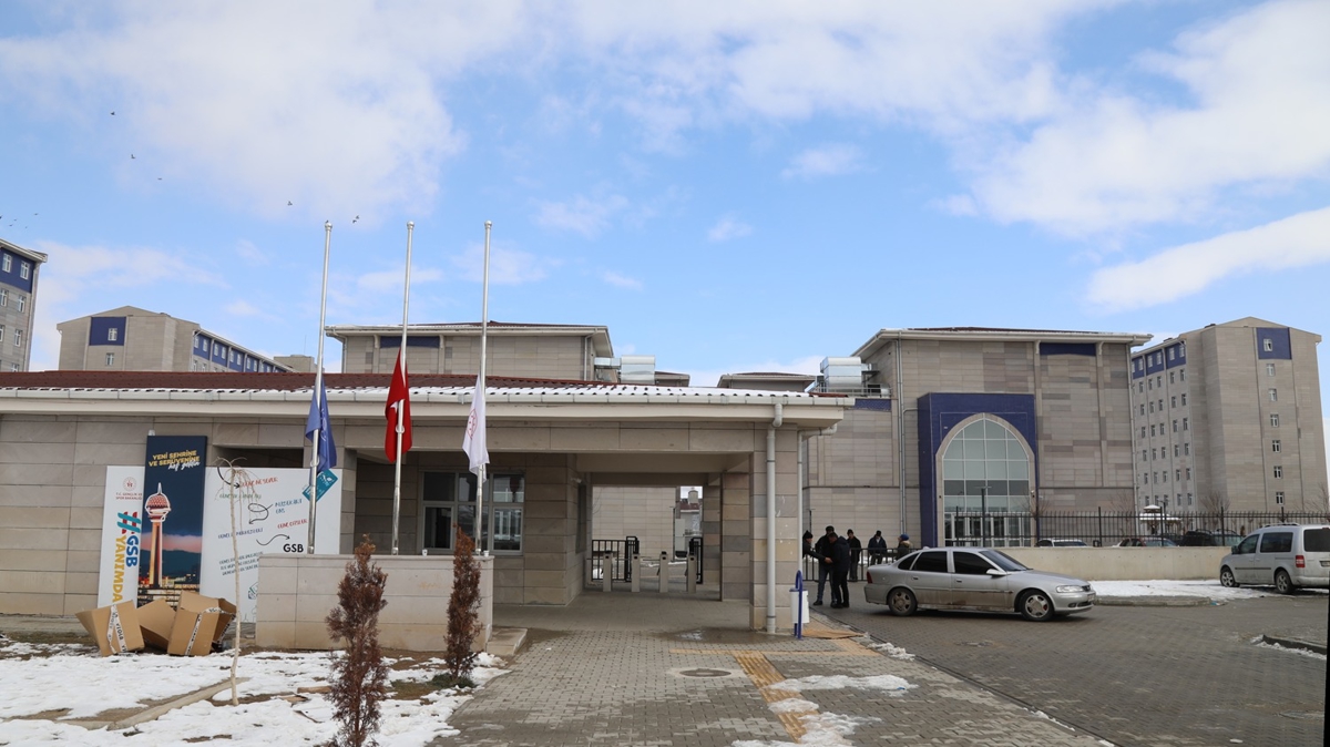 Depremzedeler KYK yurtlarna yerletiriliyor