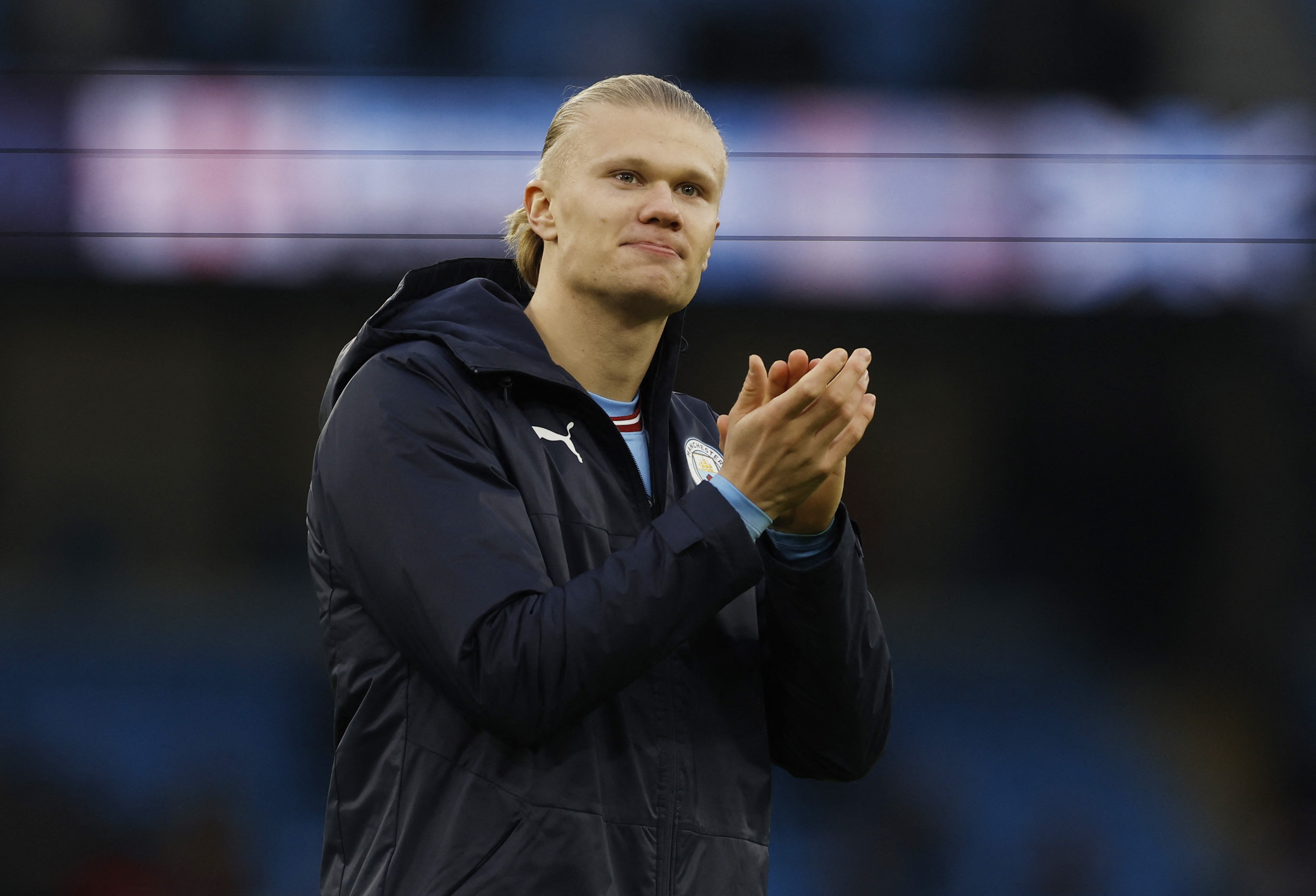 Erling Haaland'�n formas� da depremzedeler i�in sat��a ��k�yor