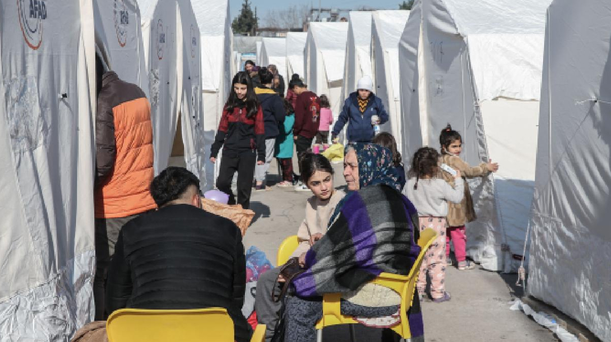 Azerbaycan, T�rkiye'ye binden fazla �ad�r g�nderdi