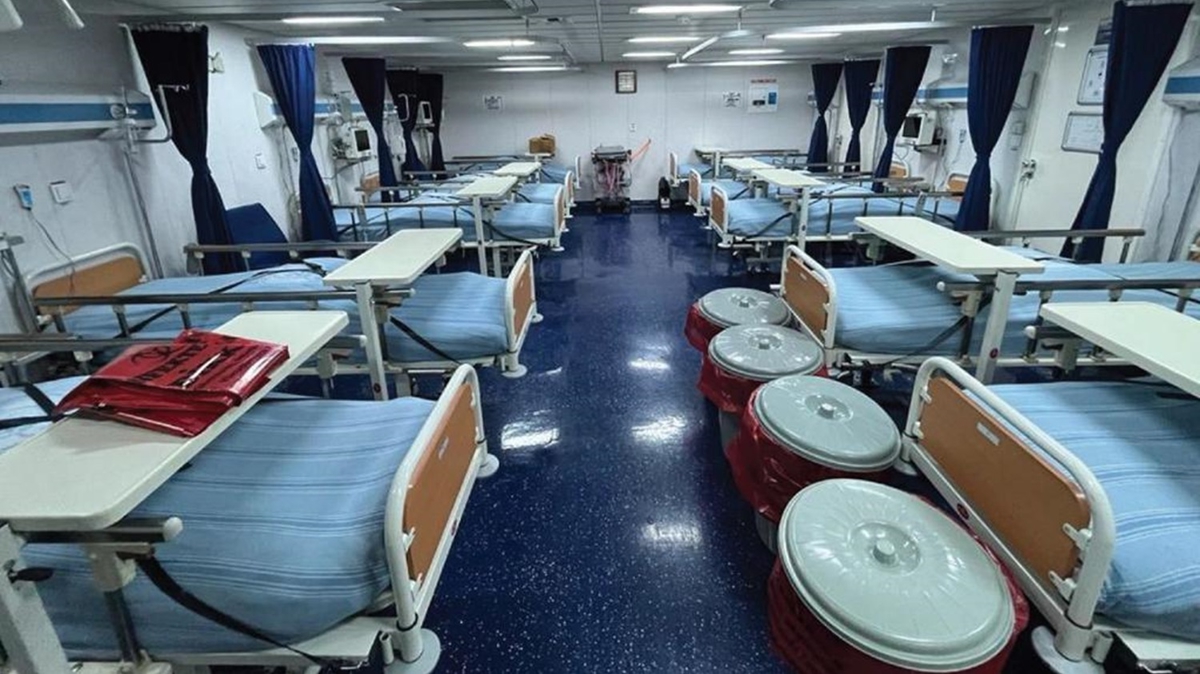 Devlet tm kurumlaryla vatandann yannda: Dev karma gemileri yzer hastane oldu