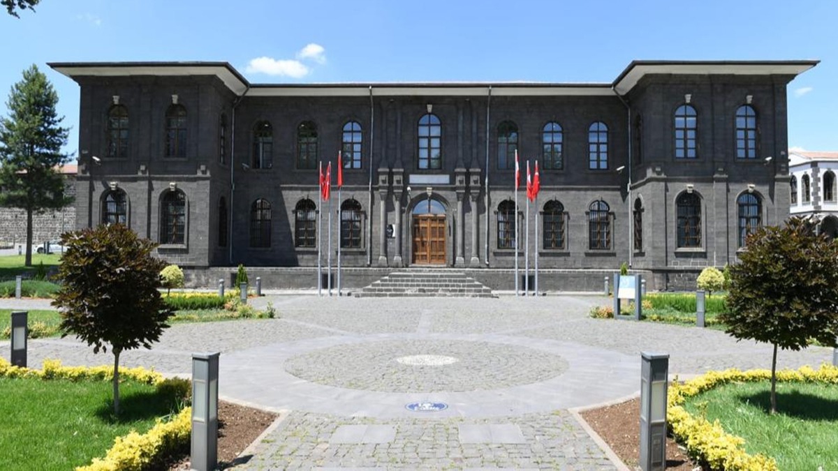 Diyarbakr Valilii'nden aslsz 'asgari cretle eleman' paylamlara ilikin aklama